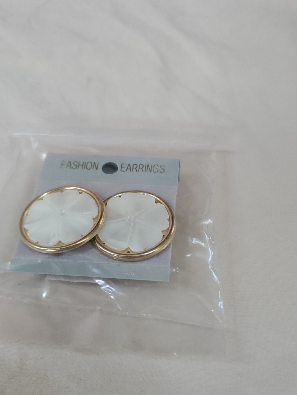 Gold-Trim White Floral Round Stud Earrings